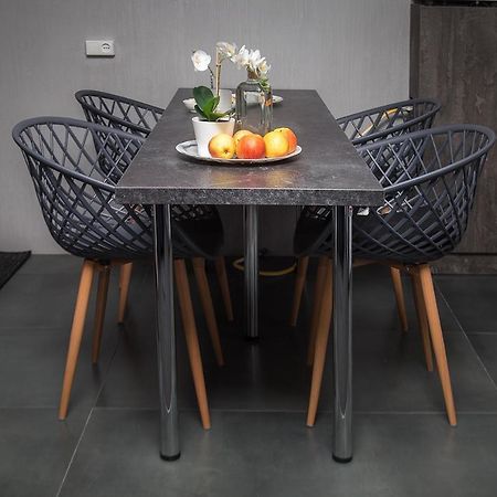 Samira1 Apartment Kiev Bagian luar foto