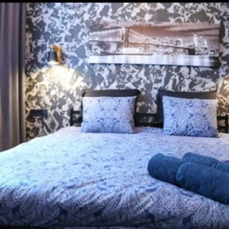 Samira1 Apartment Kiev Bagian luar foto